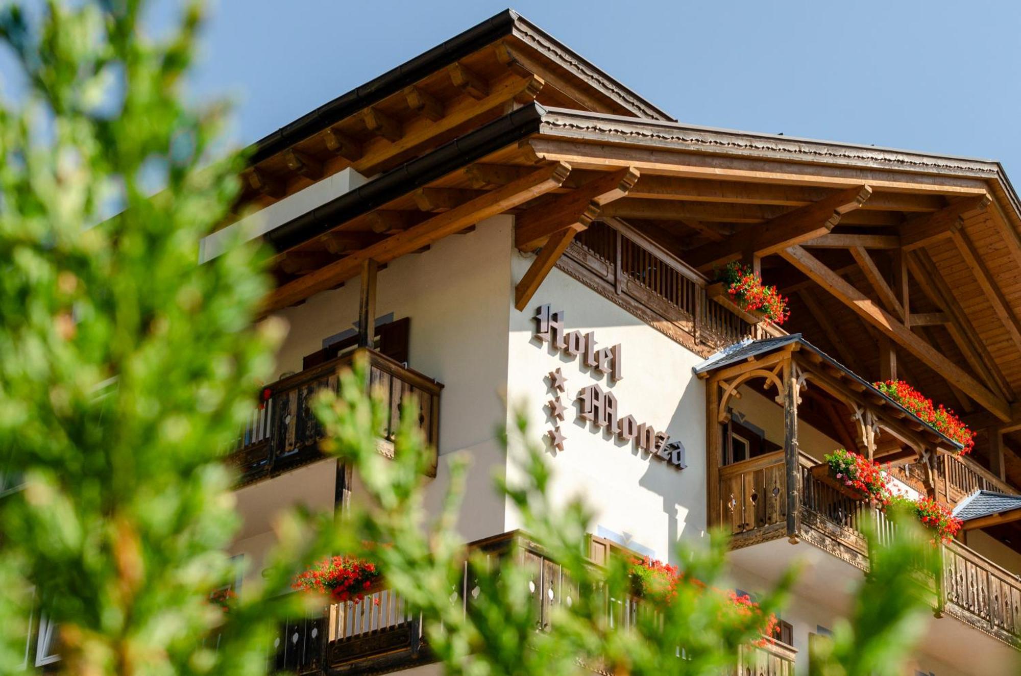 מואנה Monza Dolomites Hotel מראה חיצוני תמונה